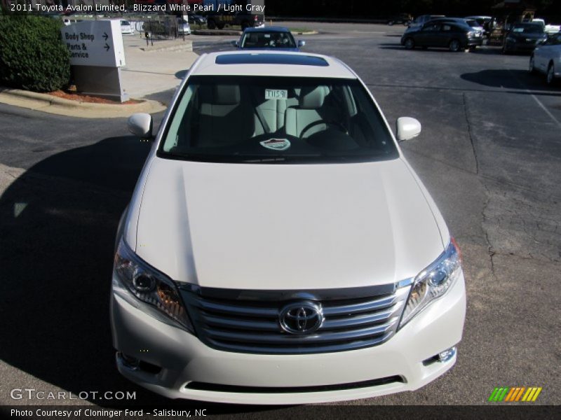 Blizzard White Pearl / Light Gray 2011 Toyota Avalon Limited