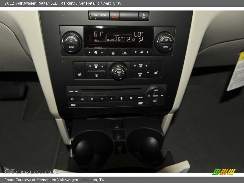 Mercury Silver Metallic / Aero Gray 2012 Volkswagen Routan SEL