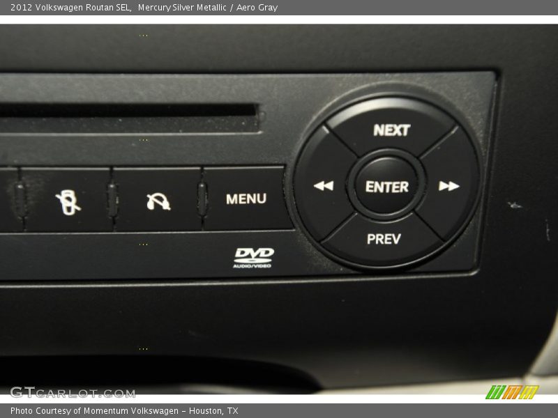 Mercury Silver Metallic / Aero Gray 2012 Volkswagen Routan SEL