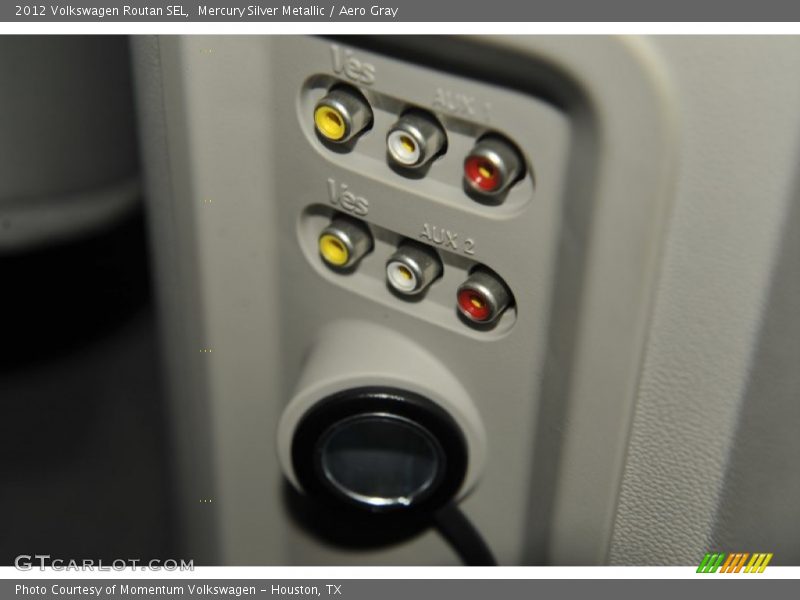 Mercury Silver Metallic / Aero Gray 2012 Volkswagen Routan SEL