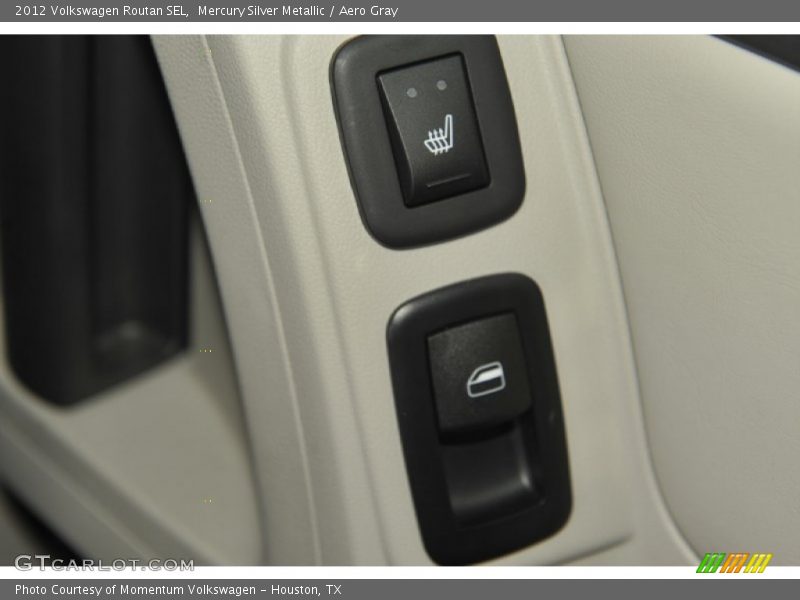Mercury Silver Metallic / Aero Gray 2012 Volkswagen Routan SEL