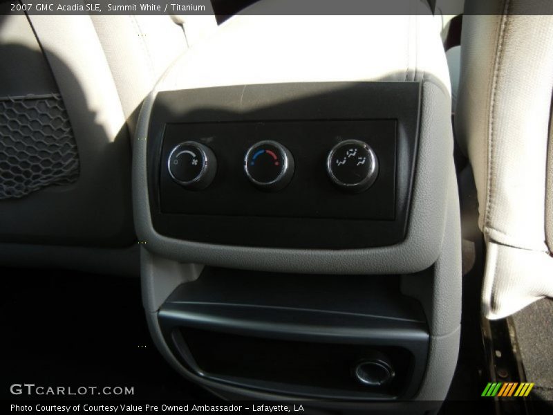 Summit White / Titanium 2007 GMC Acadia SLE