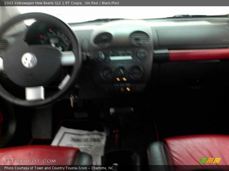 Uni Red / Black/Red 2003 Volkswagen New Beetle GLS 1.8T Coupe