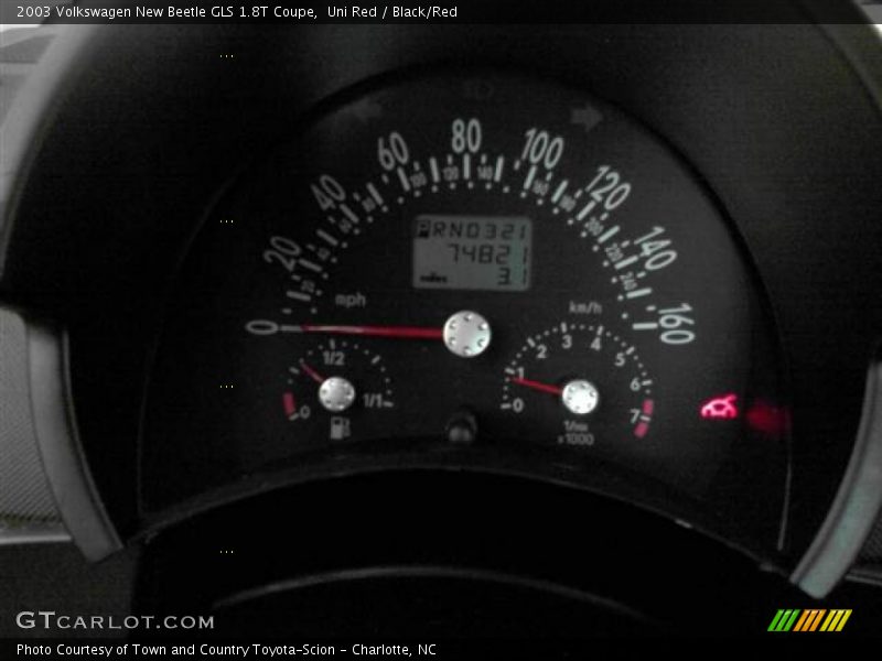 Uni Red / Black/Red 2003 Volkswagen New Beetle GLS 1.8T Coupe