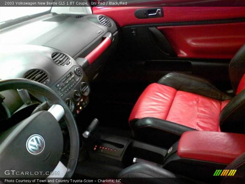 Uni Red / Black/Red 2003 Volkswagen New Beetle GLS 1.8T Coupe