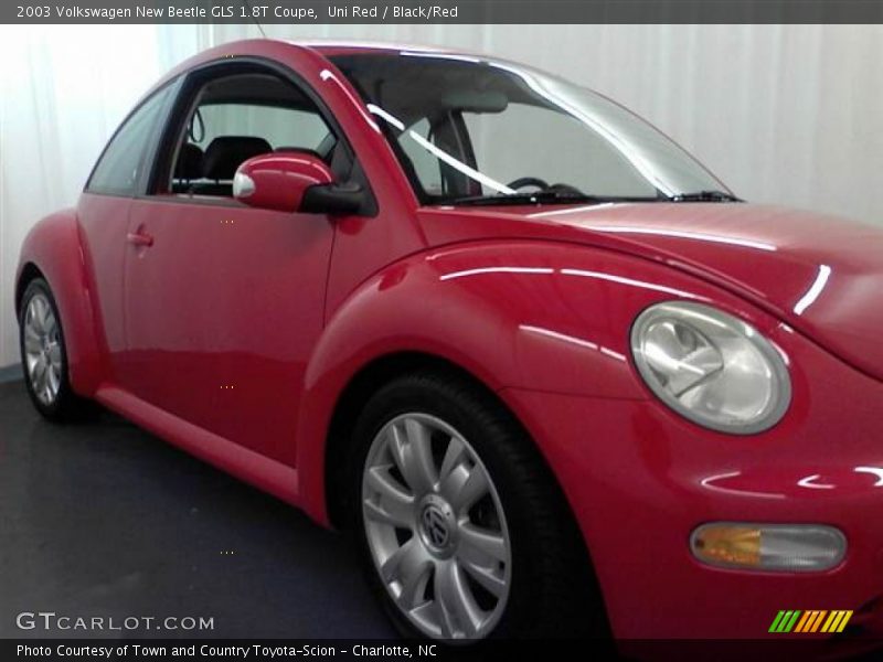 Uni Red / Black/Red 2003 Volkswagen New Beetle GLS 1.8T Coupe