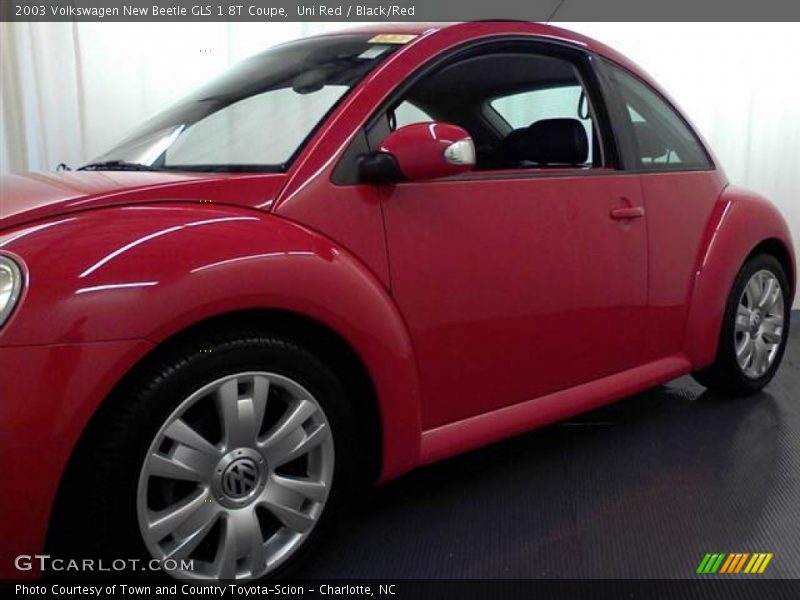 Uni Red / Black/Red 2003 Volkswagen New Beetle GLS 1.8T Coupe