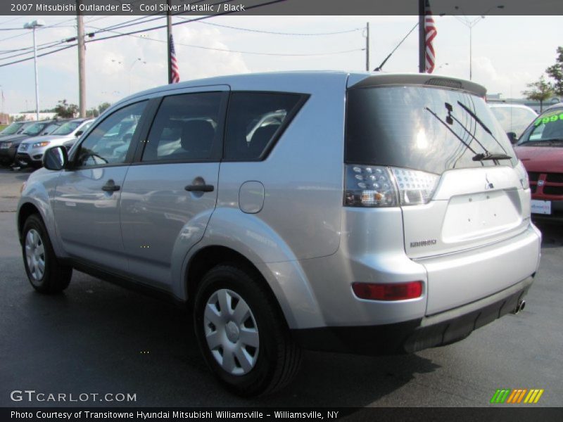 Cool Silver Metallic / Black 2007 Mitsubishi Outlander ES