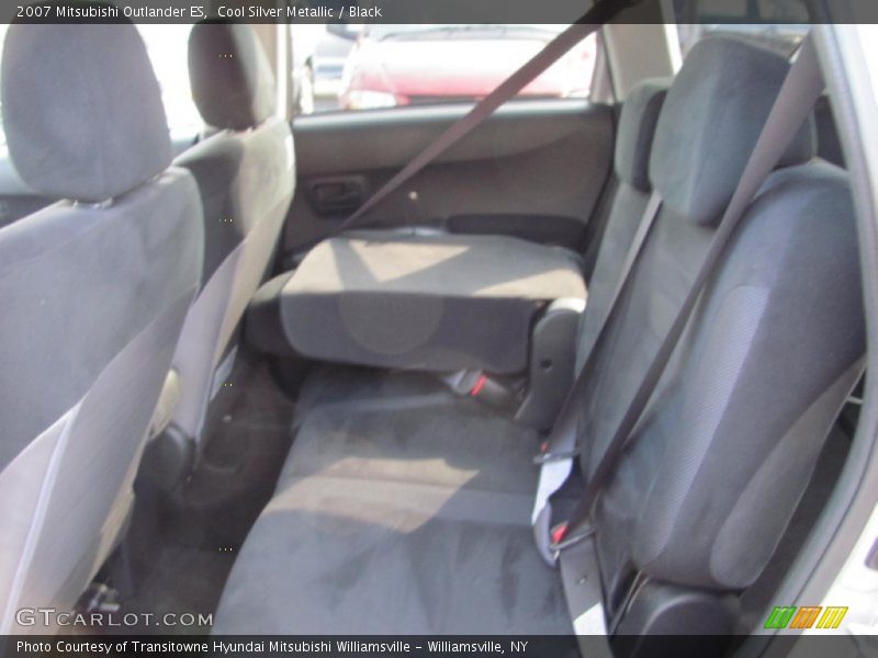 Cool Silver Metallic / Black 2007 Mitsubishi Outlander ES