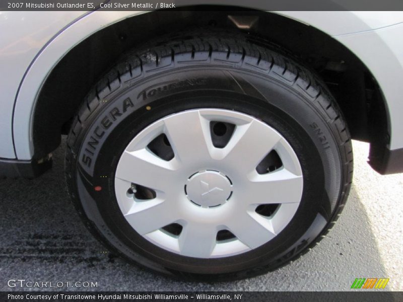 Cool Silver Metallic / Black 2007 Mitsubishi Outlander ES