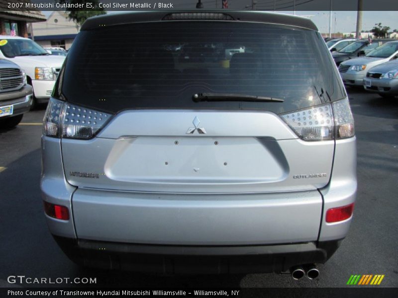 Cool Silver Metallic / Black 2007 Mitsubishi Outlander ES
