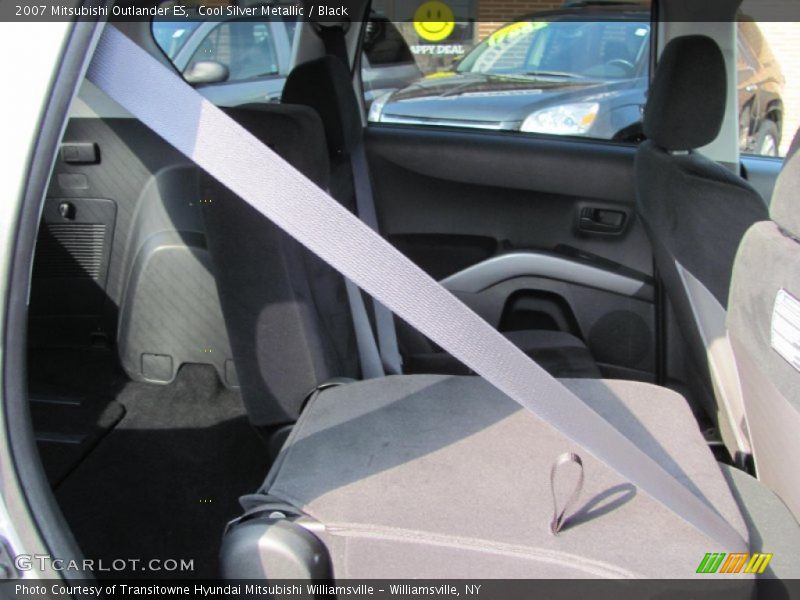 Cool Silver Metallic / Black 2007 Mitsubishi Outlander ES