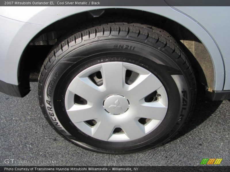 Cool Silver Metallic / Black 2007 Mitsubishi Outlander ES