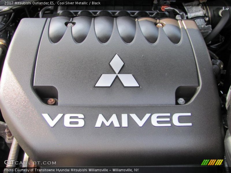 Cool Silver Metallic / Black 2007 Mitsubishi Outlander ES