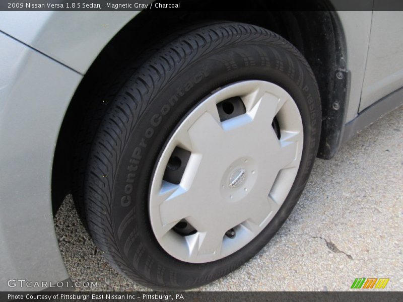 Magnetic Gray / Charcoal 2009 Nissan Versa 1.8 S Sedan