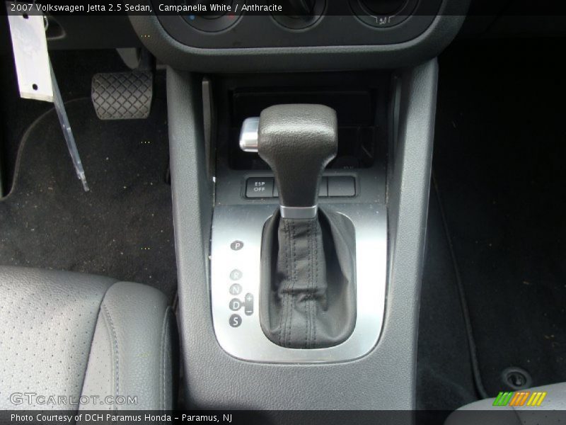 Campanella White / Anthracite 2007 Volkswagen Jetta 2.5 Sedan