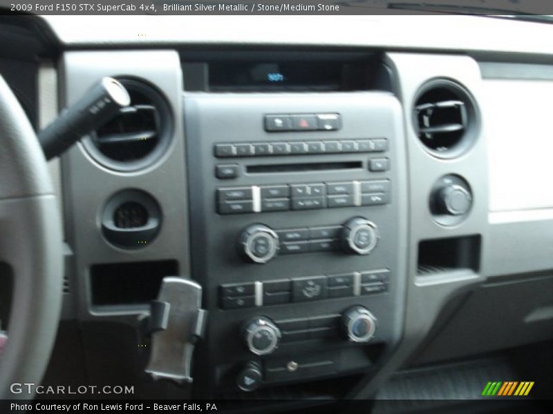 Brilliant Silver Metallic / Stone/Medium Stone 2009 Ford F150 STX SuperCab 4x4