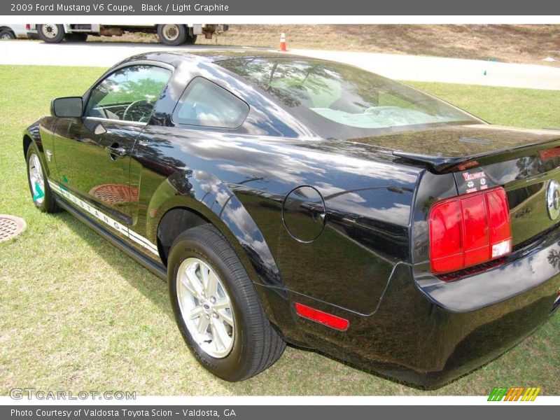 Black / Light Graphite 2009 Ford Mustang V6 Coupe