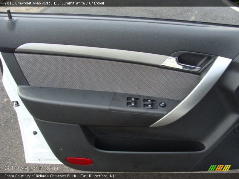 Summit White / Charcoal 2011 Chevrolet Aveo Aveo5 LT