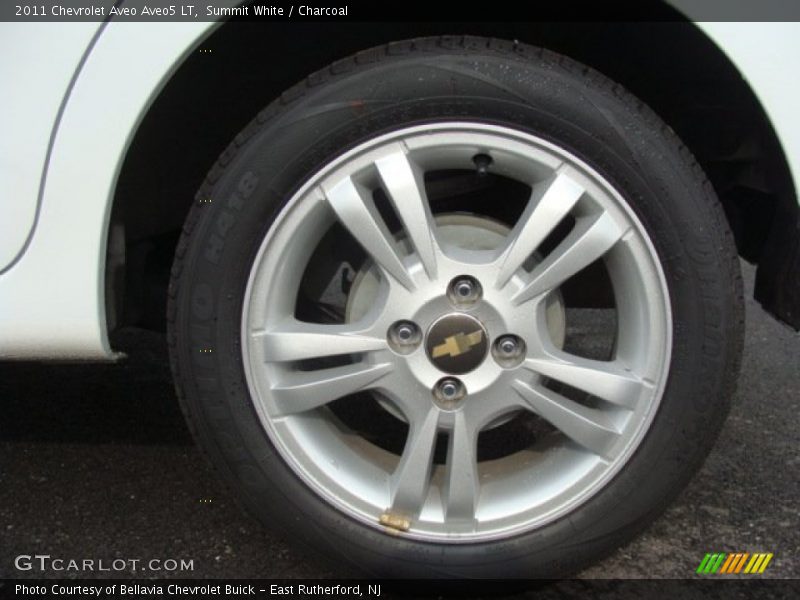 Summit White / Charcoal 2011 Chevrolet Aveo Aveo5 LT