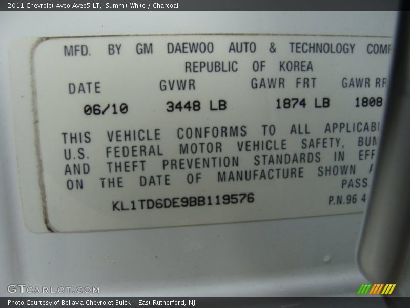 Summit White / Charcoal 2011 Chevrolet Aveo Aveo5 LT