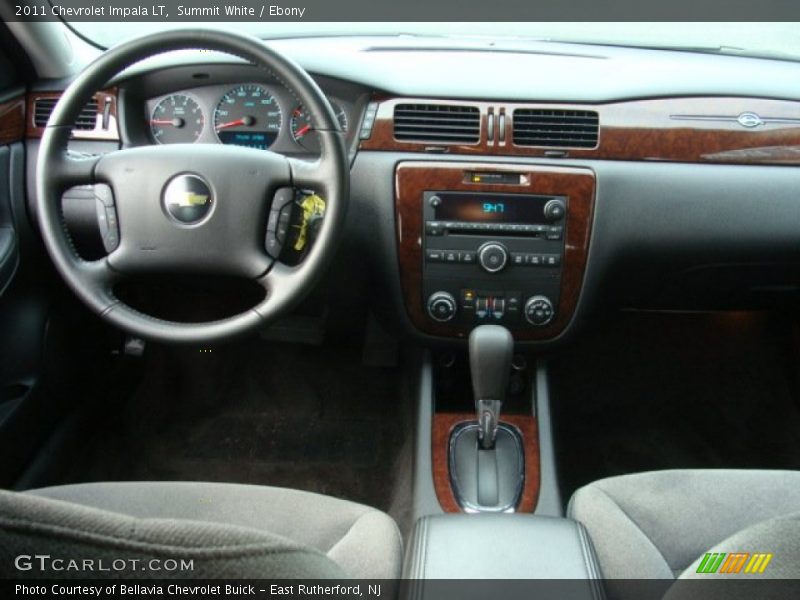 Summit White / Ebony 2011 Chevrolet Impala LT