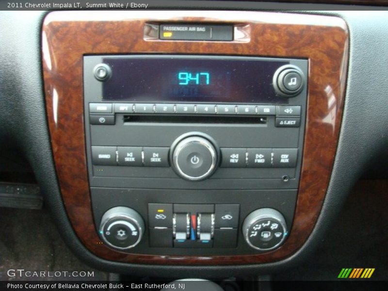 Summit White / Ebony 2011 Chevrolet Impala LT