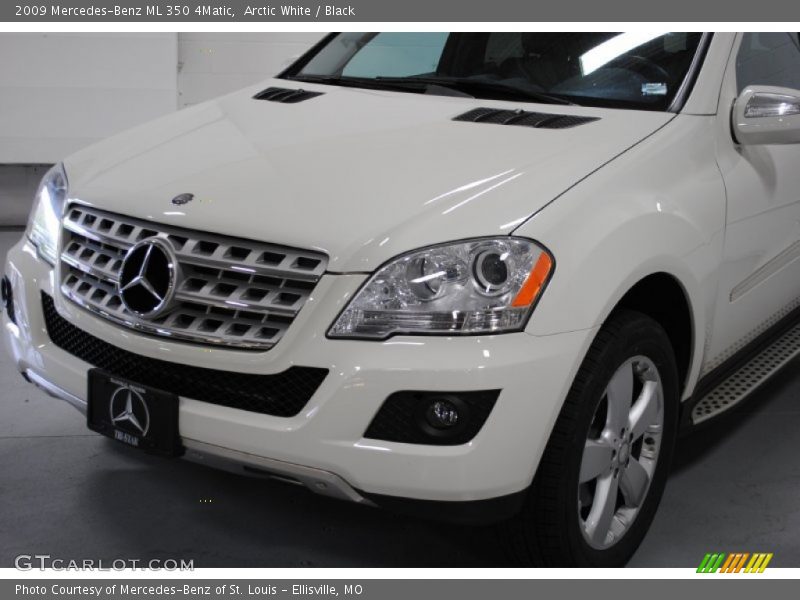 Arctic White / Black 2009 Mercedes-Benz ML 350 4Matic
