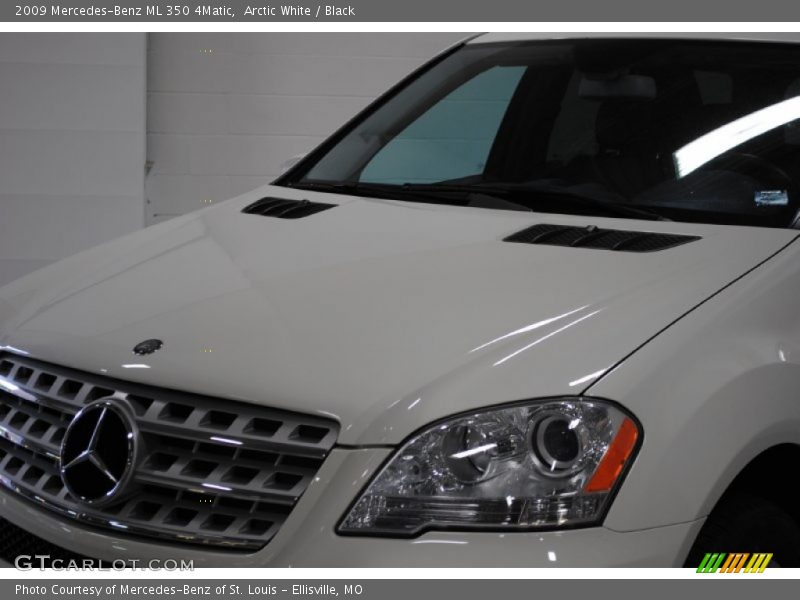 Arctic White / Black 2009 Mercedes-Benz ML 350 4Matic