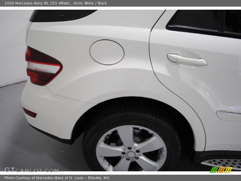 Arctic White / Black 2009 Mercedes-Benz ML 350 4Matic