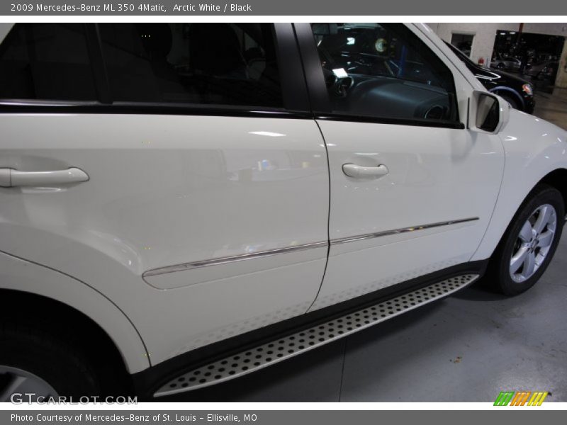 Arctic White / Black 2009 Mercedes-Benz ML 350 4Matic
