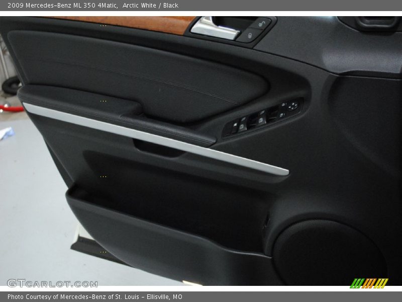 Arctic White / Black 2009 Mercedes-Benz ML 350 4Matic
