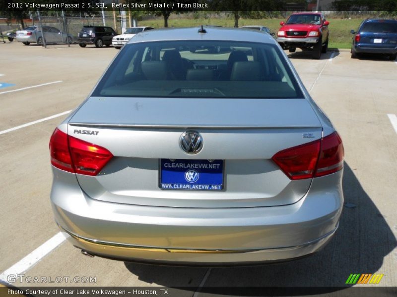 Reflex Silver Metallic / Titan Black 2012 Volkswagen Passat 2.5L SEL