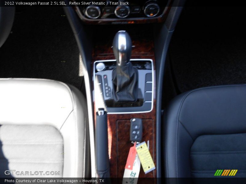 Reflex Silver Metallic / Titan Black 2012 Volkswagen Passat 2.5L SEL