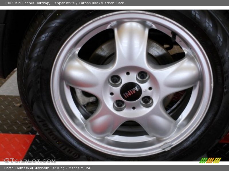 Pepper White / Carbon Black/Carbon Black 2007 Mini Cooper Hardtop