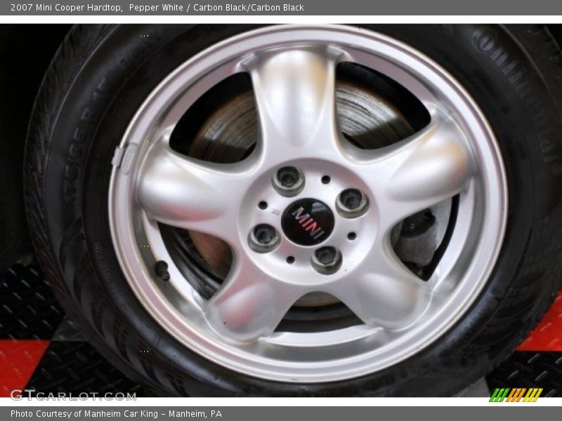 Pepper White / Carbon Black/Carbon Black 2007 Mini Cooper Hardtop