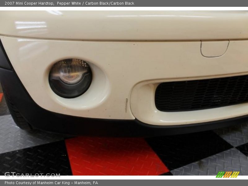 Pepper White / Carbon Black/Carbon Black 2007 Mini Cooper Hardtop