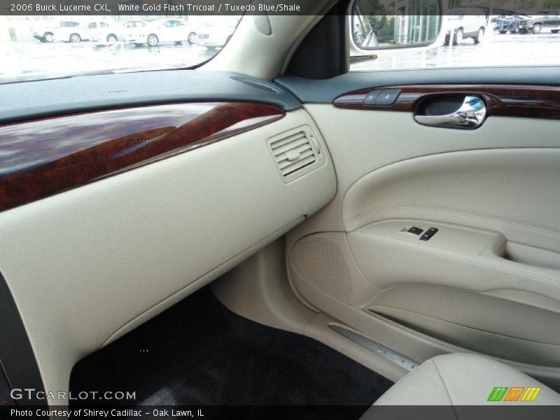 White Gold Flash Tricoat / Tuxedo Blue/Shale 2006 Buick Lucerne CXL