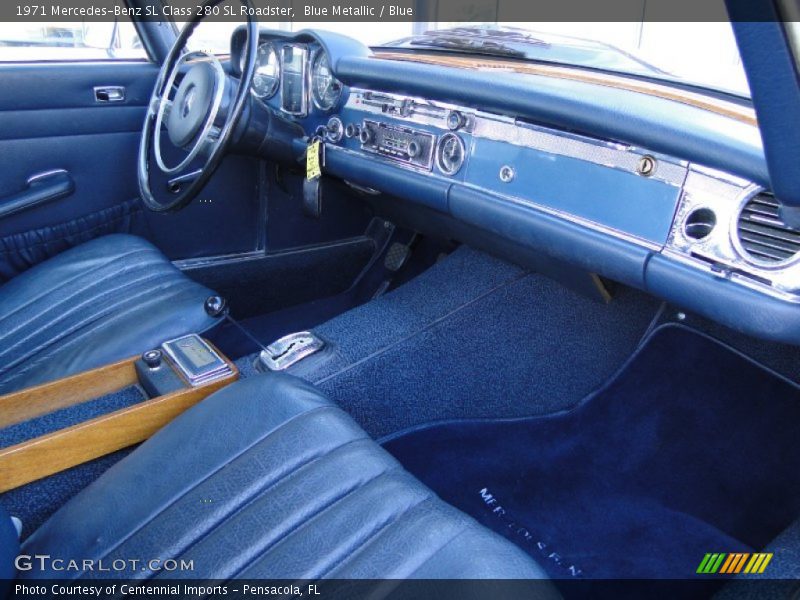 Dashboard of 1971 SL Class 280 SL Roadster