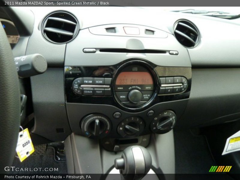 Controls of 2011 MAZDA2 Sport