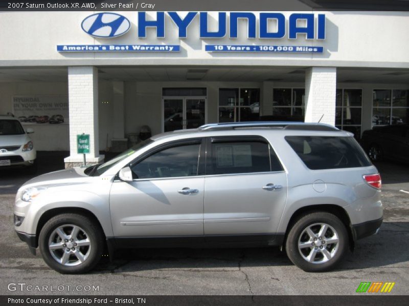 Silver Pearl / Gray 2007 Saturn Outlook XR AWD