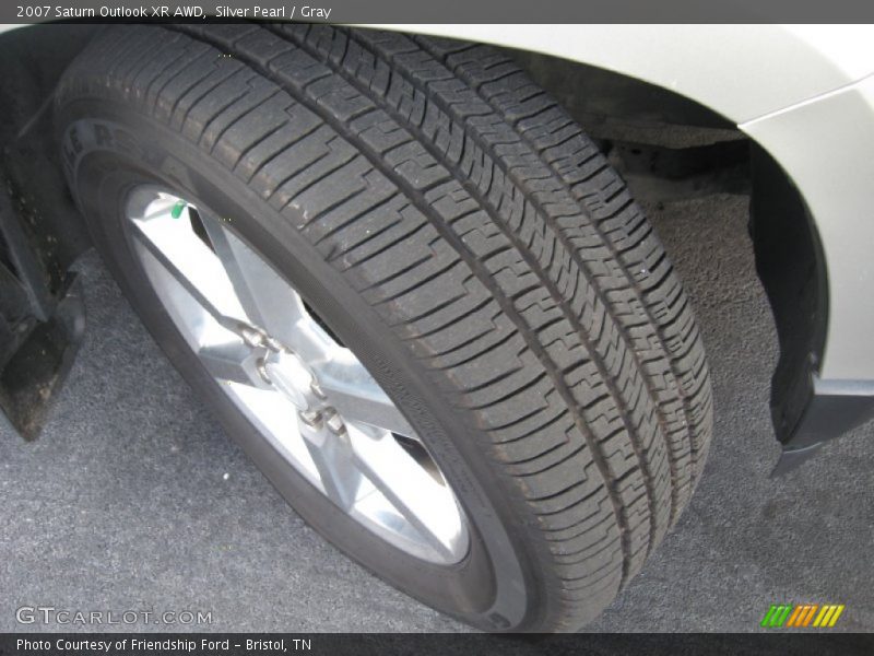 Silver Pearl / Gray 2007 Saturn Outlook XR AWD