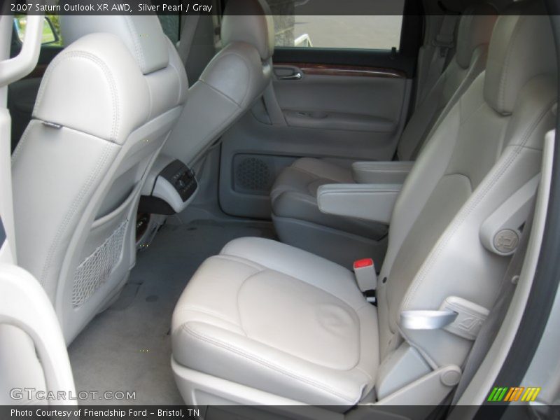 2007 Outlook XR AWD Gray Interior