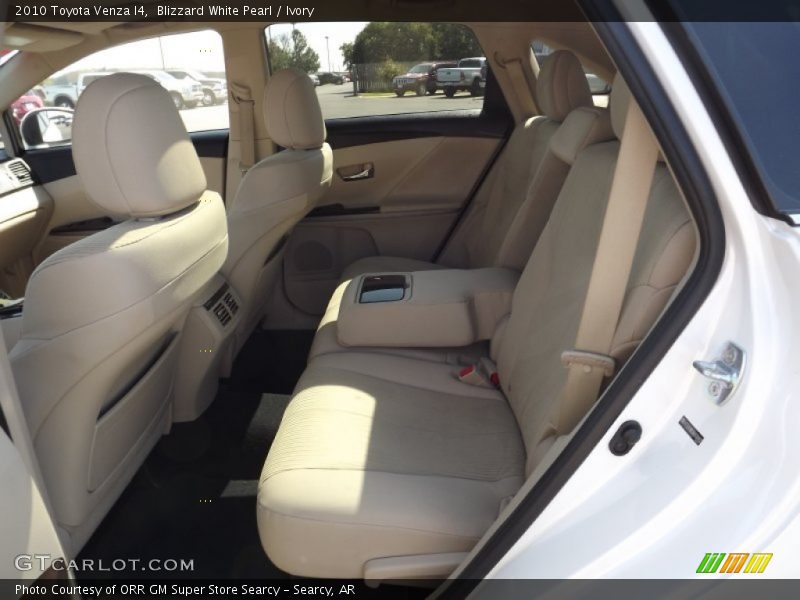 Blizzard White Pearl / Ivory 2010 Toyota Venza I4