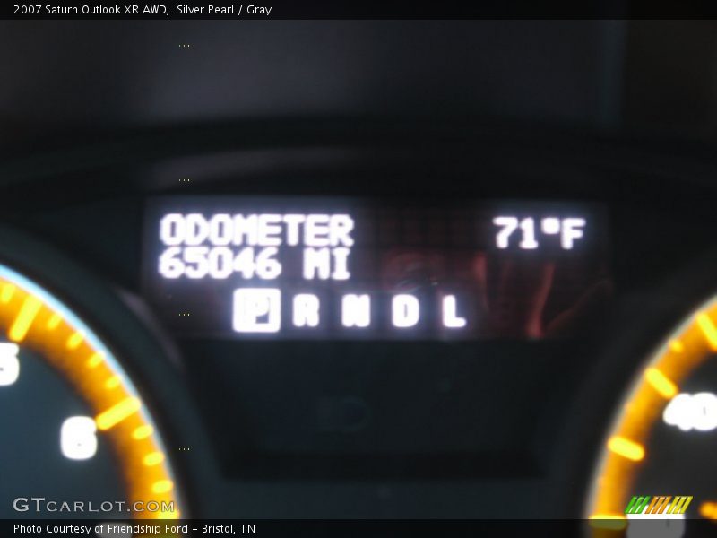 Silver Pearl / Gray 2007 Saturn Outlook XR AWD