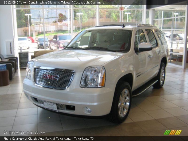 White Diamond Tricoat / Cocoa/Light Cashmere 2012 GMC Yukon Denali