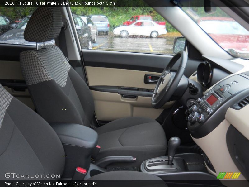 Clear White / Sand/Black Houndstooth Cloth 2010 Kia Soul !