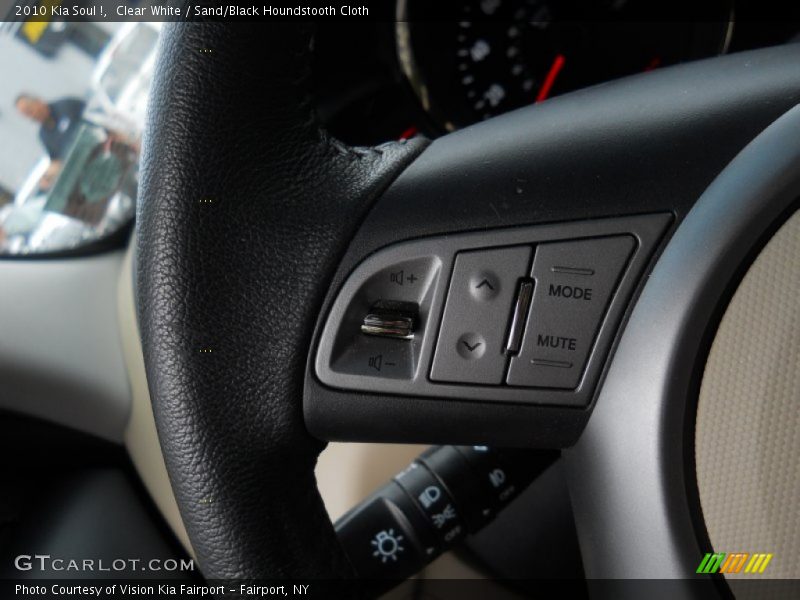 Clear White / Sand/Black Houndstooth Cloth 2010 Kia Soul !