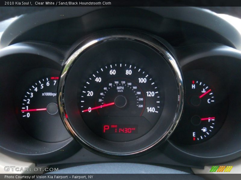 Clear White / Sand/Black Houndstooth Cloth 2010 Kia Soul !