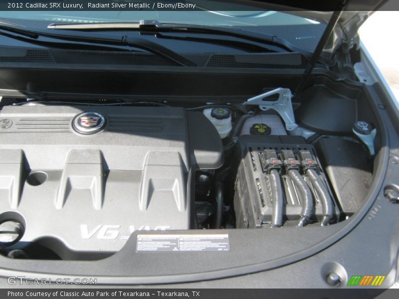 Radiant Silver Metallic / Ebony/Ebony 2012 Cadillac SRX Luxury